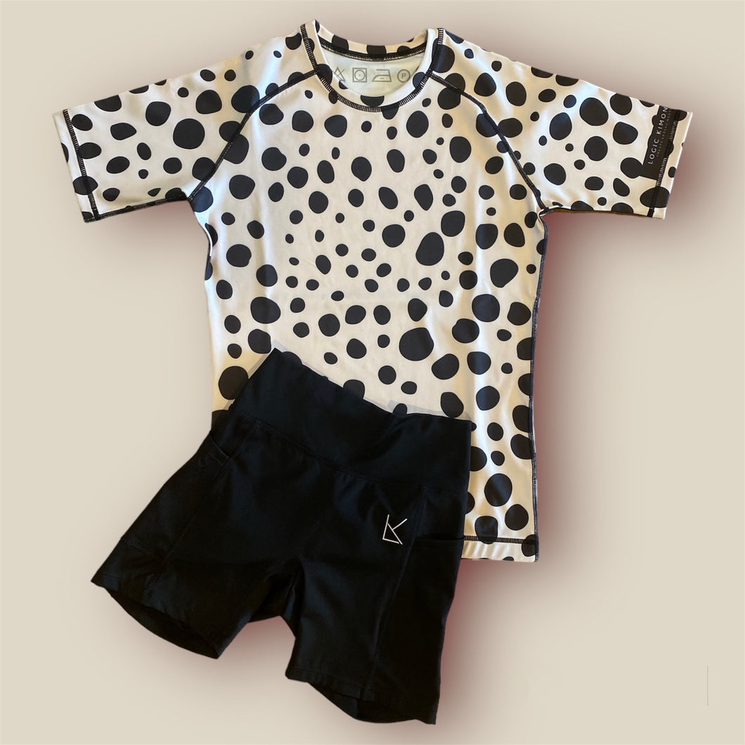 Woman’s poke a dot rashguard